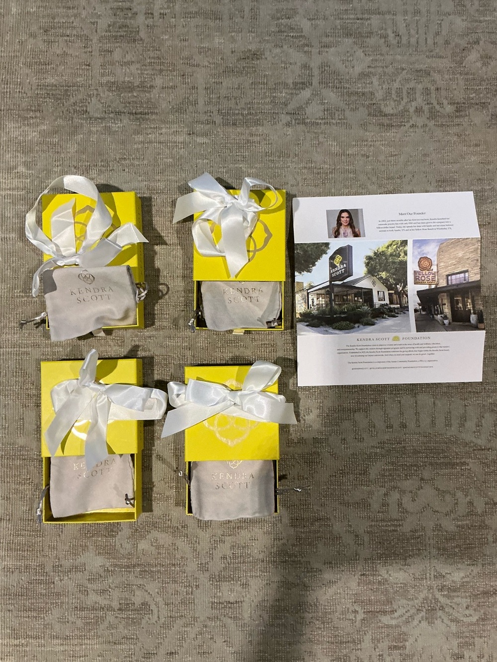 Kendra Scott Gift Boxes with White Ribbon  & Cloth storage Pouches-Set of 4